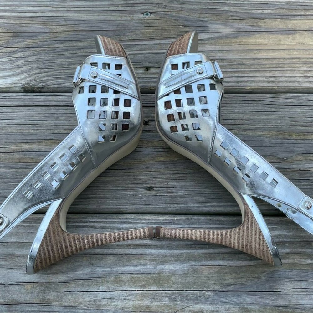 Guess Women Heel Shoes Silver Tone Leather Upper Open Toe Shoes Size 9M - Picture 7 of 12